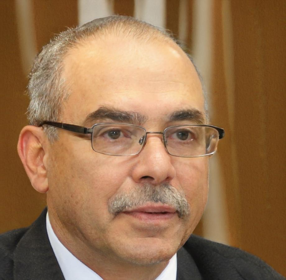 Instructor Callum Westridge reviewing student calendar projects